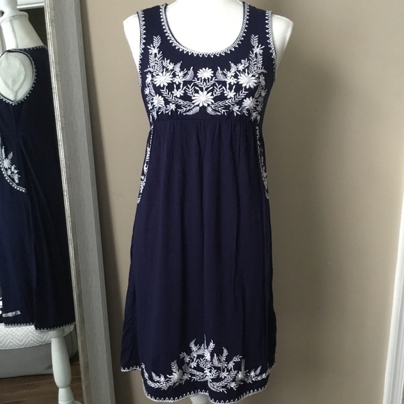 chelsea and theodore embroidered dress